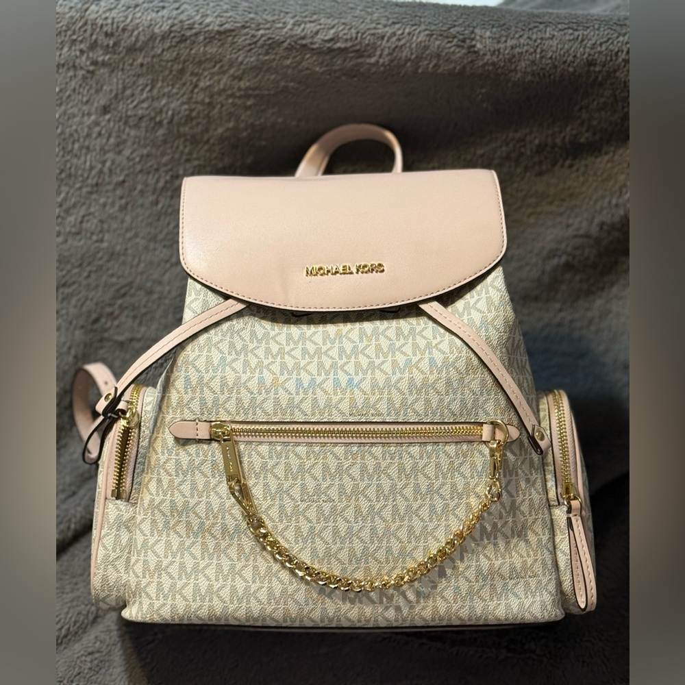 Michael Kors Jet Set Large Logo Backpack  - Powder Blush color